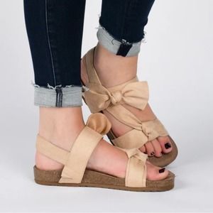 Journee suede Tan Women's Sandals